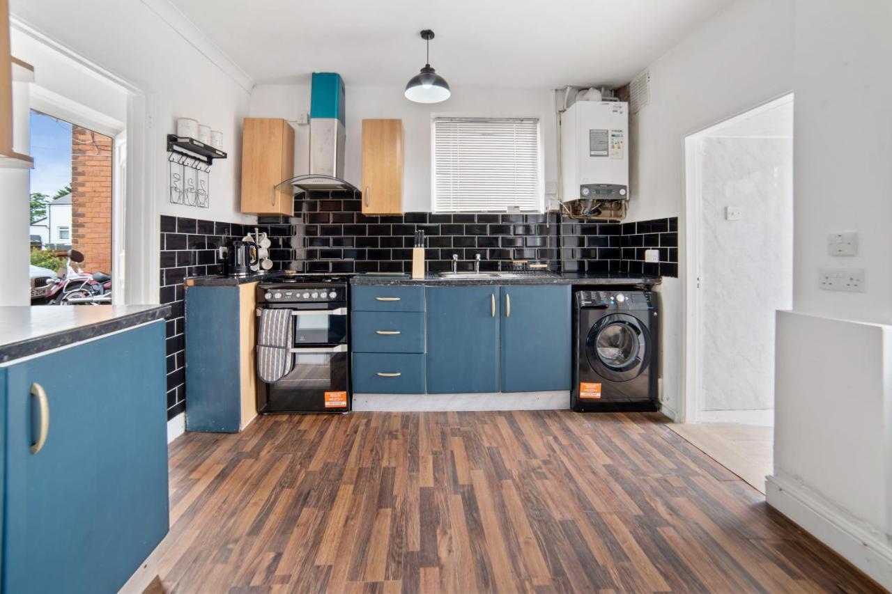 Exclusive Deals L Last-Minute Reserve L Townhouse With Sleeps 6 L Braunstone Town , Leicester L By Zen Nights Short Lets & Serviced Accommodations Exterior foto